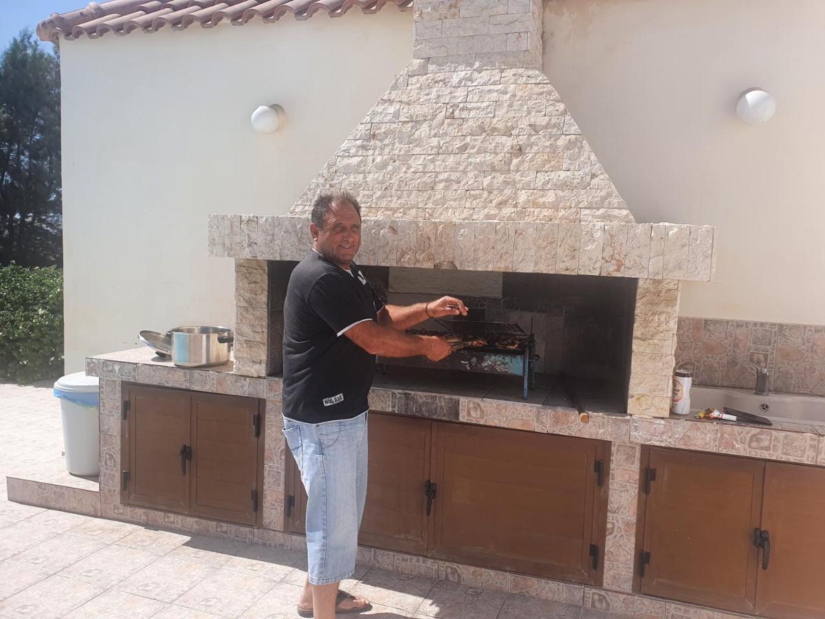 Larnaca Mansion Ideal For 3 Families Or More Eksteriør billede