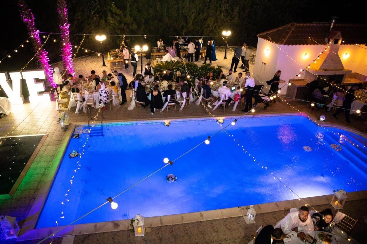 Larnaca Mansion Ideal For 3 Families Or More Eksteriør billede